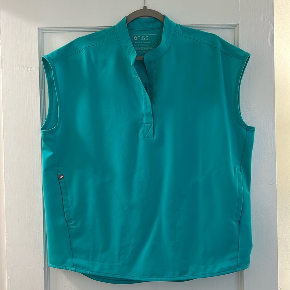 Women’s Rafaela Oversized Scrub Top
